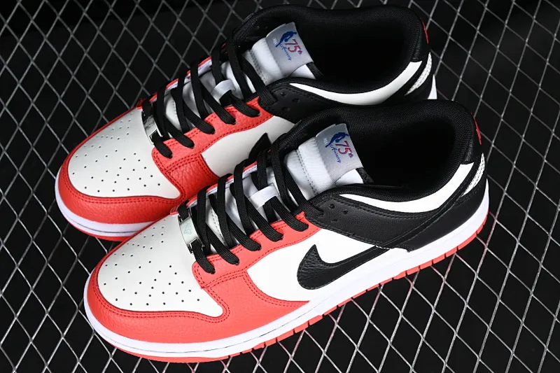 All categories Nk SB Dunk Series Nk SB Dunk Low low-top sneakers NBA x Nk Dunk Low EMB '75th Anniversary' NBA joint SB smashing backboard low-top sneakers DD3363-100